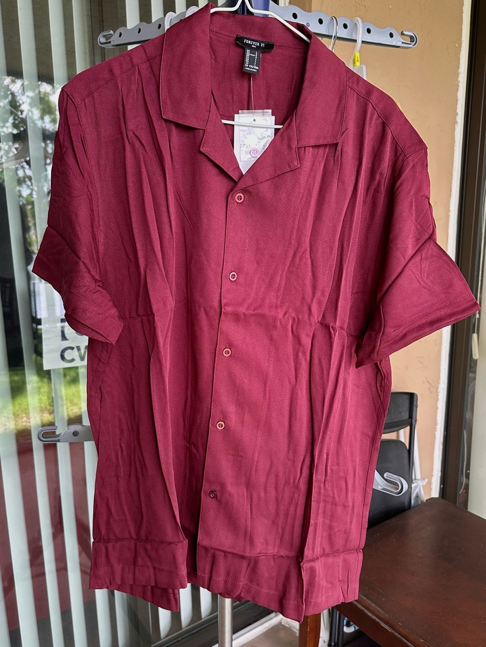 Forever 21 Men's Wine Short Sleeve Button-Up Camp Shirt Rayon material
